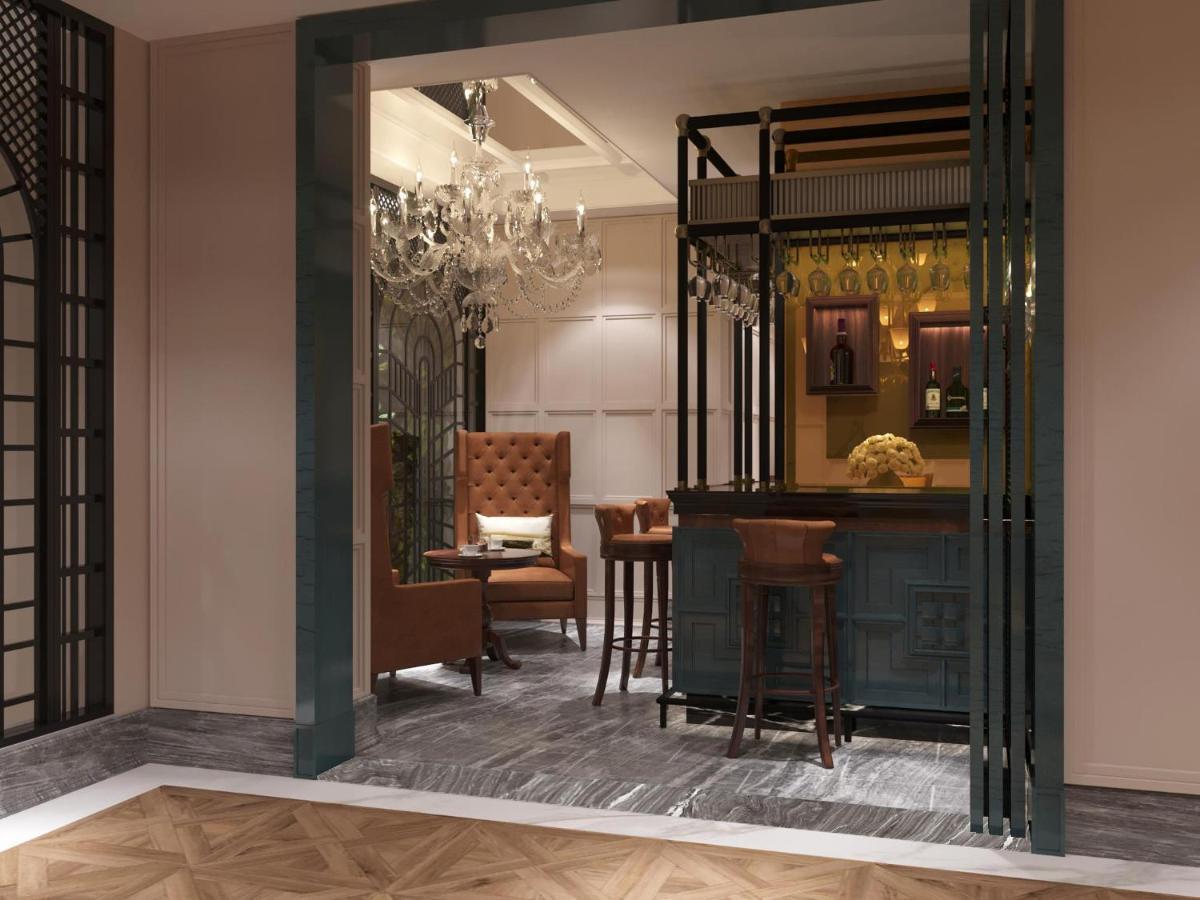 Grand Hotel Du Lac Ханой Экстерьер фото The bar at the hotel