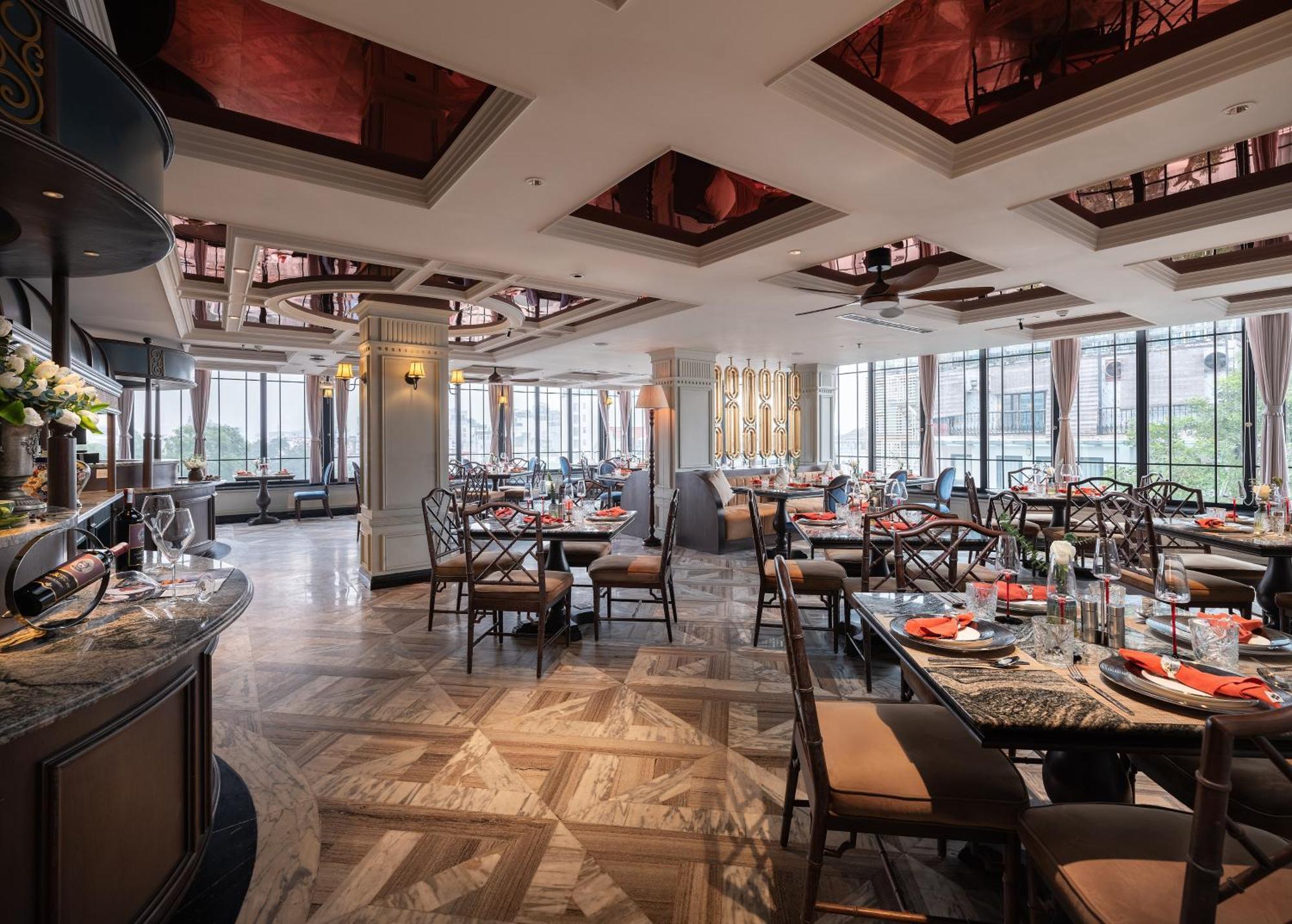 Grand Hotel Du Lac Ханой Экстерьер фото The interior of the restaurant