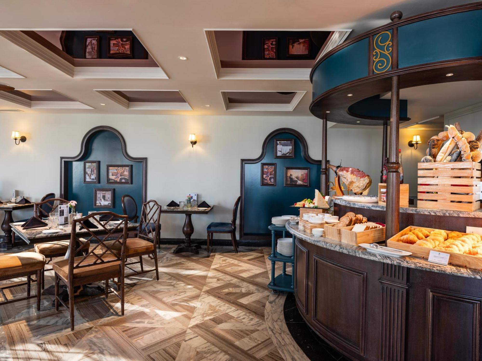 Grand Hotel Du Lac Ханой Экстерьер фото The interior of the restaurant